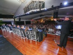 Pedido de impeachment da OAB repercute na Confer�ncia de Crici�ma