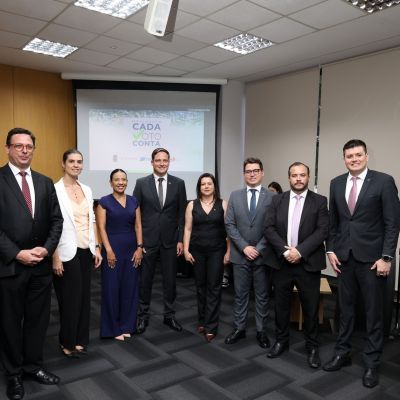 OAB Joinville participa do lan�amento  do movimento �Cada Voto Conta�