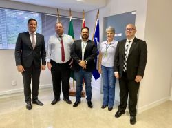  OAB Joinville recebe visita institucional do Observat�rio Social do Brasil - Joinville/SC