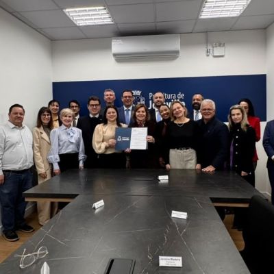 OAB Joinville participa de ato de san��o da lei que institui o Dia Municipal da Advocacia