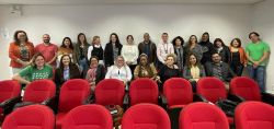 Comiss�o em Defesa da Pessoa com Defici�ncia realiza curso de libras na OAB Joinville