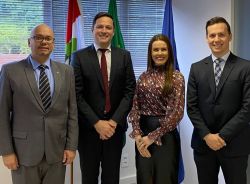 OAB Joinville se re�ne com coordenadores de capacita��o e da ESA/SC 