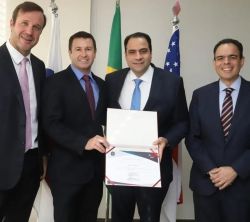 Rafael Piva Neves � empossado ao cargo de Secret�rio-Adjunto da Comiss�o Nacional de Legisla��o