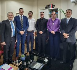 OAB Joinville se re�ne com magistrados da 1�, 2� e 3� Vara da Fam�lia