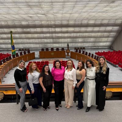 Acad�micas de Direito participam de viagem jur�dica promovida pela Comiss�o da Mulher Advogada da OAB Joinville