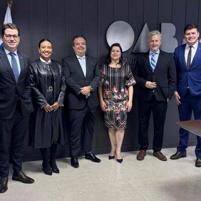 OAB Joinville recebe visita de autoridades da Justi�a Federal 