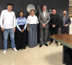 OAB Joinville se re�ne com  os coordenadores da ESA 