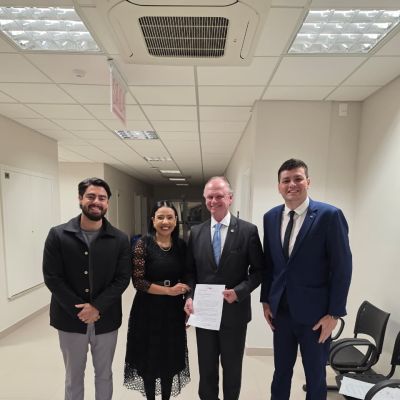 OAB Joinville entrega convite da Semana da Advocacia 2026 ao presidente do TJSC