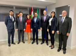 Diretoria da OAB Joinville recebe presidente da CAASC