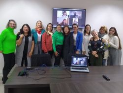 Comiss�o da Mulher Advogada se re�ne para  debater projeto de acad�micas do 3� semestre do Curso de Direito da Univille