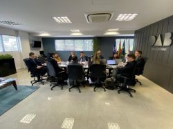 Diretoria da OAB Joinville realiza reuni�o mensal ordin�ria em conjuntos coordenadores 