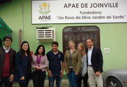 Comiss�o da Cidadania visita a APAE Joinville 
