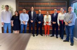 OAB Joinville entrega credenciais para 04 novos(as) advogados(as)