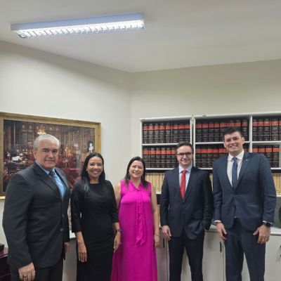 OAB Joinville participa de reuni�o com o Diretor do Foro Estadual de Joinville