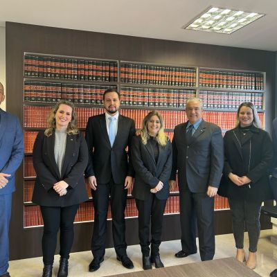 Comiss�o de Defesa, Assist�ncia e Prerrogativas e Comiss�o de Assuntos Judiciais e Extrajudiciais realizam reuni�o ordin�ria mensal em conjunto