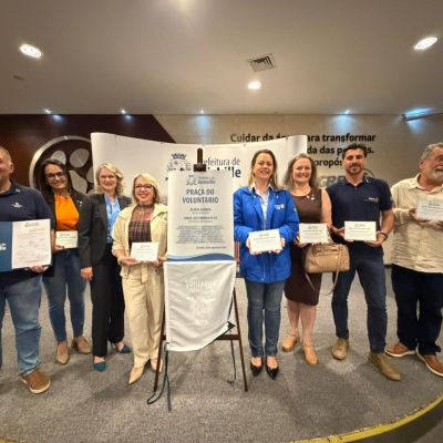 OAB Joinville participa de cerim�nia de san��o da lei que denomina a Pra�a do Volunt�rio