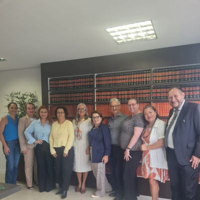 Comiss�o S�nior da OAB Joinville realiza reuni�o com palestra sobre planejamento sucess�rio estrat�gico