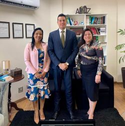 OAB Joinville convida magistrado para a��o na feira do livro