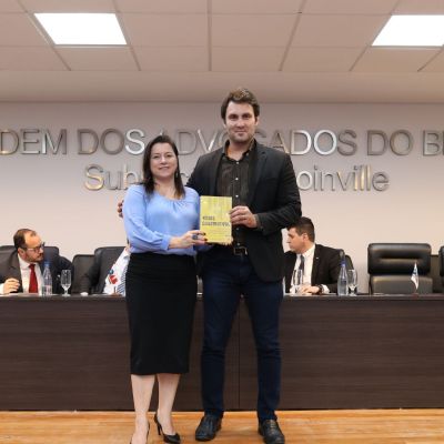 OAB Joinville realiza o lan�amento de obra jur�dica durante sess�o do Conselho