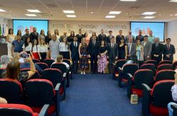 OAB Joinville entrega credenciais para 24 novos(as) advogados(as)