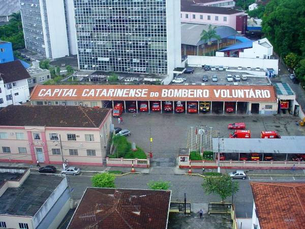 Advogado joinvilense profere palestra na ACIJ: "Constitucionalidade da atua��o dos bombeiros volunt�rios"